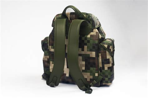 lv trail backpack